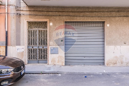 Foto Box in Via Giovanni Verga, Lentini di 40 m² con 1 locali in vendita