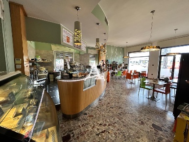 Foto Bar a Verona Zona Fiera di 140 m² con 2 locali in vendita