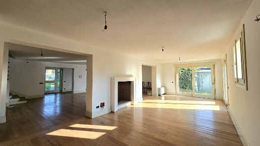 Foto Casa indipendente in Via Togliatti 6, Zibido San Giacomo Centro