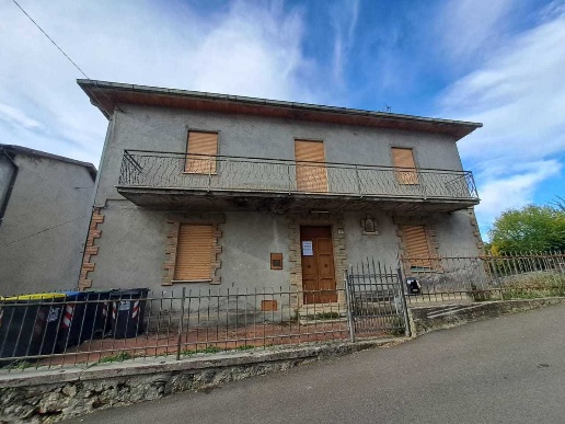 casa indipendente in vendita ad Amelia