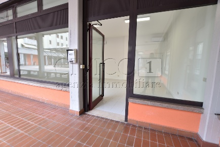 Foto Locale commerciale in via Roma, Vigodarzere Centro di 50 m² in affitto