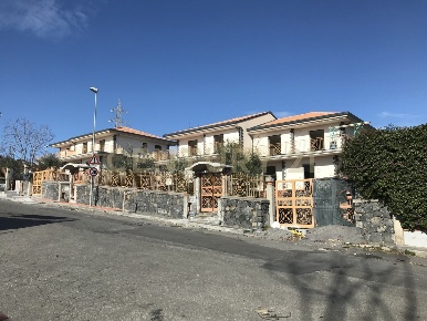 Foto Villa bifamiliare in via Vincenzo Ricca, Catania Nizzeti di 300 m²