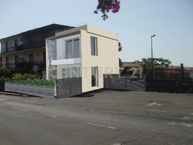 Foto Villa singola in Via Tremestieri 18, Mascalucia Centro di 70 m²