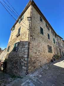 Foto Appartamento a Suvereto Centro di 95 m² con 4 locali in vendita