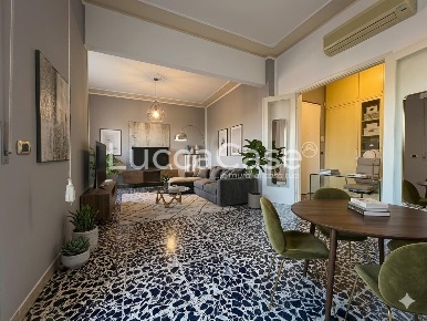 Foto Appartamento a Lucca Sant'Anna di 110 m² con 6 locali in vendita