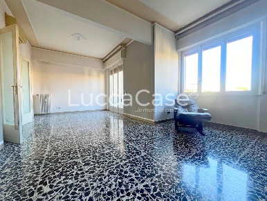 Foto Appartamento a Lucca Sant'Anna di 110 m² con 6 locali in vendita