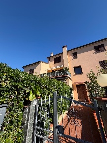 Foto Appartamento a Sarzana Sarzanello, San Lazzaro di 85 m² con 4 locali