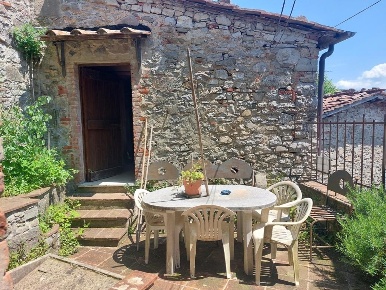 Foto Casa indipendente a Pescaglia di 65 m² con 5 locali in vendita