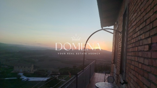 Foto Appartamento a Casole d'Elsa Centro di 120 m² con 6 locali in vendita