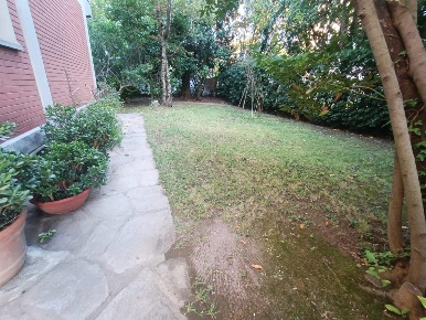 Foto Appartamento a Massa Marina di Massa Centro di 90 m² con 5 locali