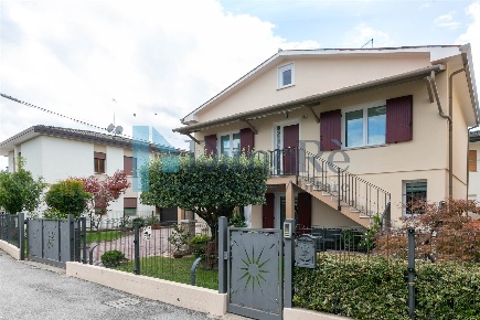 Foto Casa indipendente a Casale sul Sile Centro di 129 m² con 6 locali