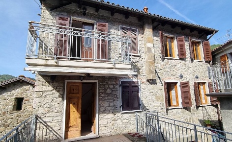 Foto Case semi ndipendenti a Casola in Lunigiana di 70 m² con 4 locali