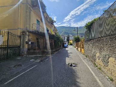 Foto Mansarde in Via Matrognana, Nocera Inferiore di 90 m² con 3 locali