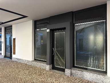 Foto Negozio in Via Baldironi 5, Lissone Centro Storico di 97 m² in vendita