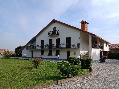 Foto Villa unifamiliare a Vigevano Ospedale di 474 m² con 8 locali