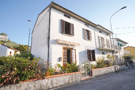 Foto Casa indipendente in via de amicis, Montale Centro di 170 m²