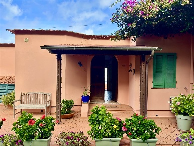 Foto Casa indipendente a Capoliveri Centro di 105 m² con 6 locali