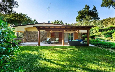 Foto Villa bifamiliare a Castiglione della Pescaia Punta Ala di 120 m²