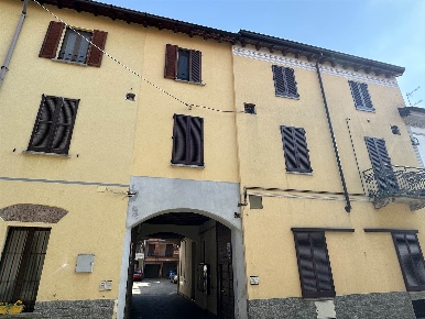 Foto Appartamento in via alessandro manzoni 17, Tradate Centro di 71 m²