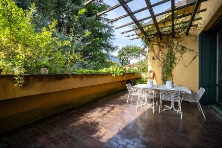 Foto Appartamento in Via Caldone 2, Lecco Olate di 200 m² con 5 locali