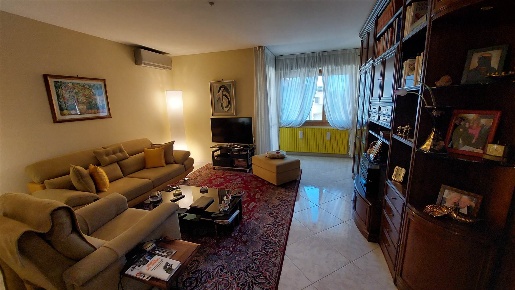 Foto Appartamento a Prato Iolo di 133 m² con 5 locali in vendita