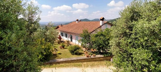 Foto Case semi ndipendenti a Serravalle Pistoiese Centro di 252 m²