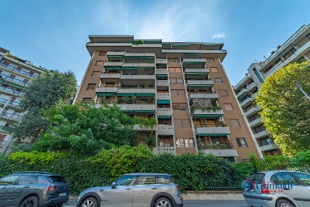 Foto Appartamento in Via Corno di Cavento 21, Milano San Siro di 105 m²