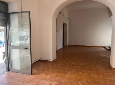 Foto Negozio in Via MEAZZA 9, Casoria Arpino di 110 m² con 2 locali