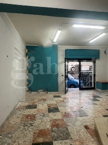 Foto Negozio in San Tammaro, Capua Centro di 64 m² con 3 locali in vendita