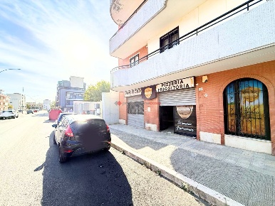 Foto Negozio in Via Giuseppe La Torre 45, Foggia Comparto Biccari di 65 m²