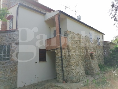 Foto Appartamento a Massa Marittima Centro di 73 m² con 5 locali in vendita