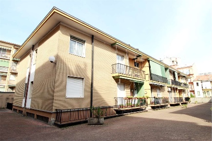 Foto Appartamento in VIALE GIULIO CESARE 62, Novara di 140 m² con 4 locali