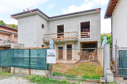 Foto Villa unifamiliare in VIA IV NOVEMBRE, Verano Brianza di 160 m²