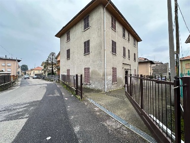 Foto Casa indipendente in Via Oslavia 9, Cantù Semicentro di 420 m²