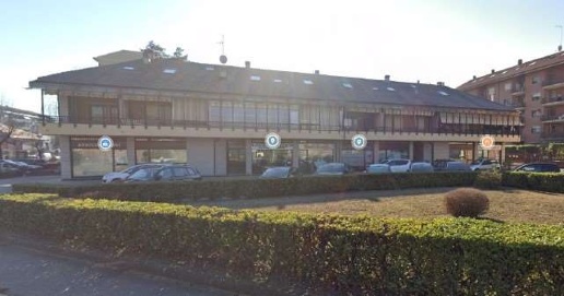 Foto Negozio in VIA MIGLIARONE, Alpignano di 80 m² con 1 locali in affitto