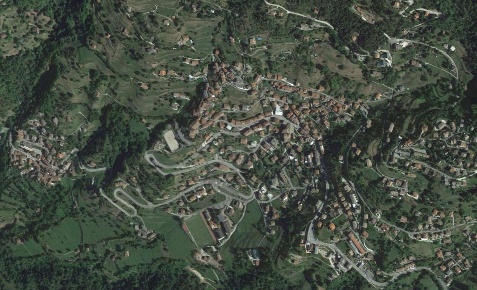 Foto Negozio in Via Roma, Lodrino Villa di 1021 m² con 1 locali in vendita