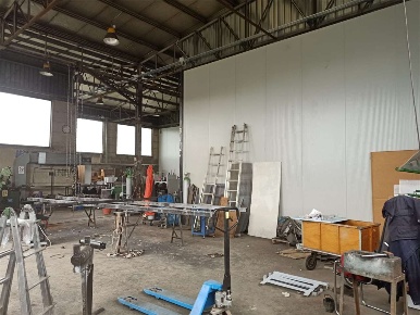 Foto Capannone industriale in via Crotto, Saltrio di 289 m² con 2 locali