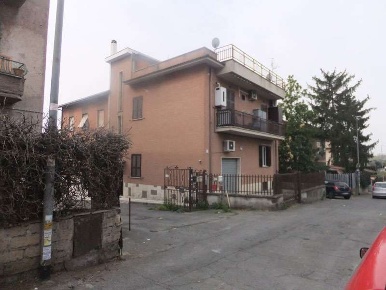 Foto Appartamento in Via Filiberto Petiti 15, Roma di 83 m² con 3 locali