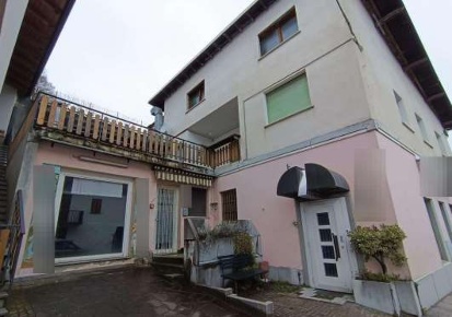 Foto Appartamento in Via Roma, Lamon Centro di 173 m² con 6 locali