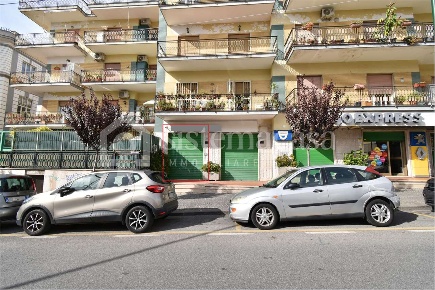 Foto Negozio a Portici di 40 m² con 1 locali in vendita