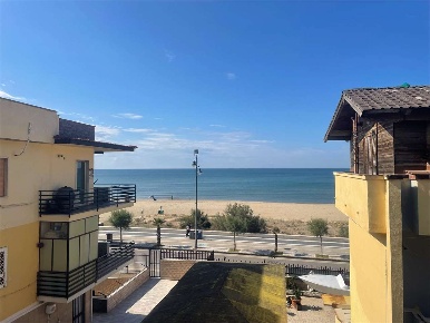 Foto Appartamento in Via Cavour 44, Mondragone di 50 m² con 2 locali