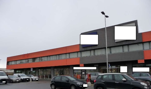 Foto Negozio in Strada Torino, Caselle Torinese di 672 m² con 1 locali