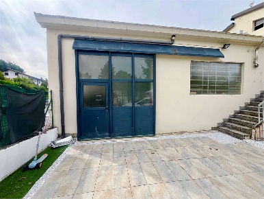 Foto Magazzino in via alle gemelle, Missaglia Centro di 120 m² con 1 locali