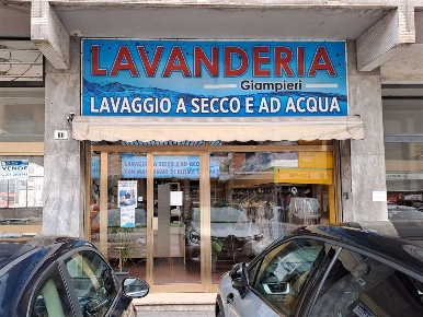 Foto Negozio in via Martiri della Resistenza 80, Ancona Valle Miano