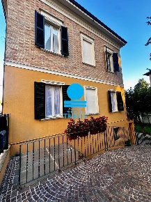 Foto Villa a schiera in Bramante 25, Pesaro Piazzale Giosuè Carducci