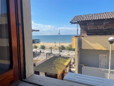 Foto Appartamento in Via Cavour 44, Mondragone di 80 m² con 4 locali