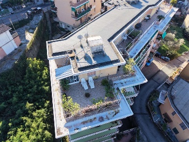 Foto Attico in Via Capellaro, Rapallo Cerisola di 76 m² con 3 locali