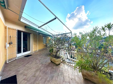 Foto Attico in Via Capellaro, Rapallo Cerisola di 76 m² con 3 locali