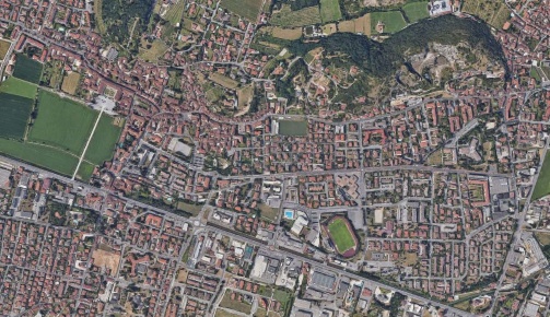 Foto Negozio in Via Fratelli Kennedy, Rezzato di 665 m² con 1 locali