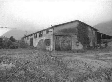 Foto Magazzino in viale delle Rimembranze, Casazza di 391 m² con 1 locali